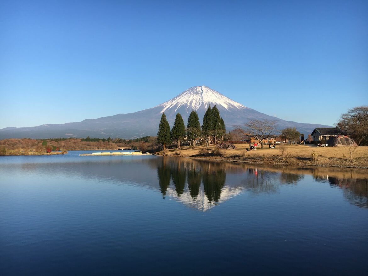 Lake Tanukiko Mt. Fuji view